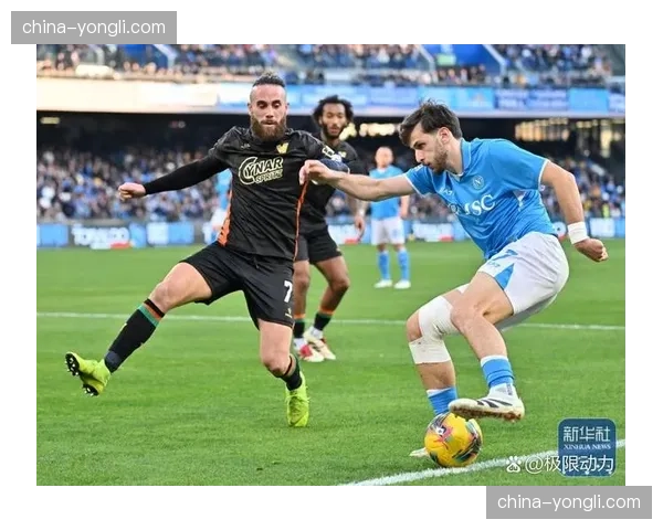 那不勒斯对阵拉齐奥,卡尔佐纳的球队通过4-3-3高位压迫早早取得进球