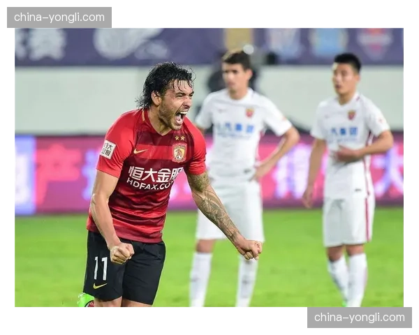 官方：里昂中场核心切尔基因膝伤赛季报销